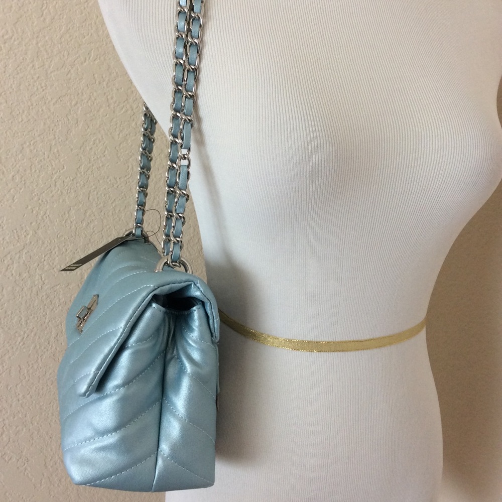 Badgley Mischka Quilted bag cross body chain quilted metallic blue faux leather - Picture 3 of 14